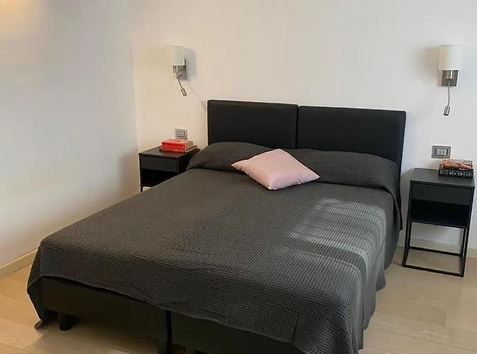 Lovely Apartment In The New Porta Nuova Area